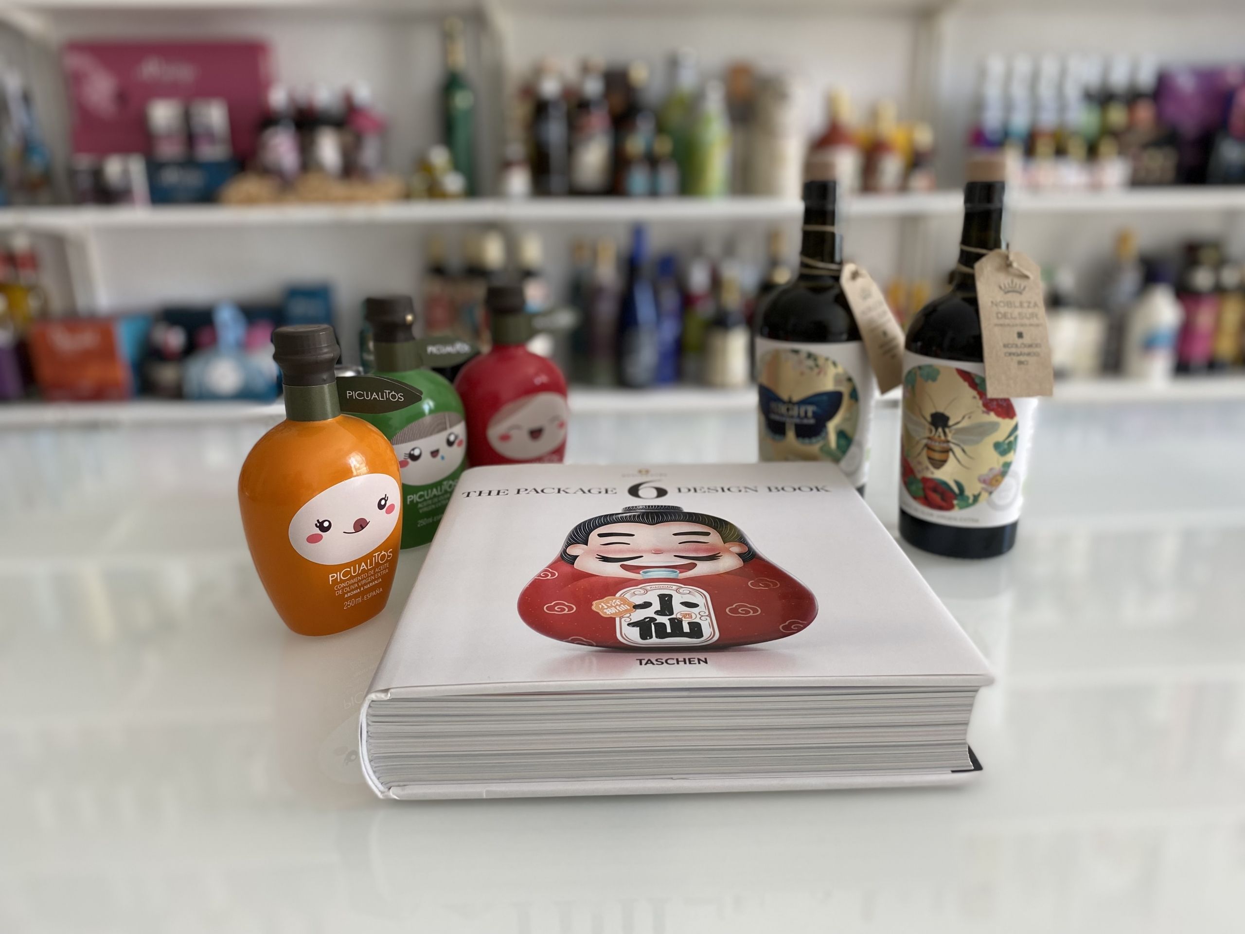 2 nuevos trabajos publicados el último volumen de TASCHEN con los mejores diseños de packaging 19/20